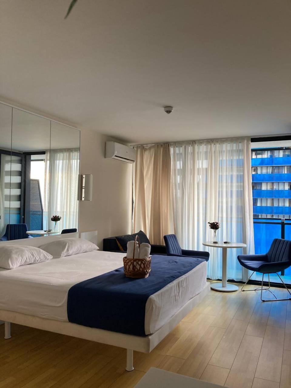 Orbi City Aparthotel Batumi Esterno foto
