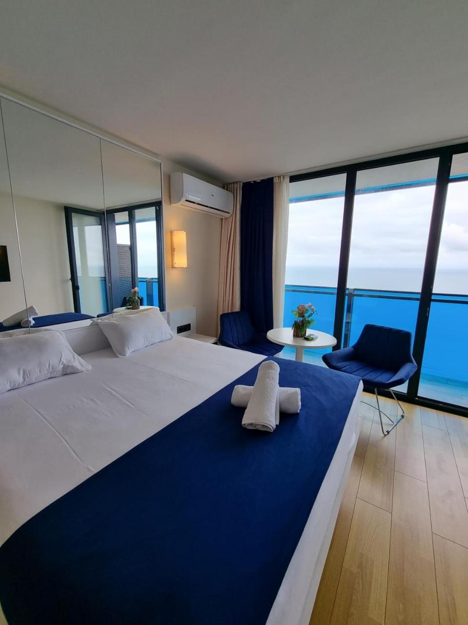 Orbi City Aparthotel Batumi Esterno foto