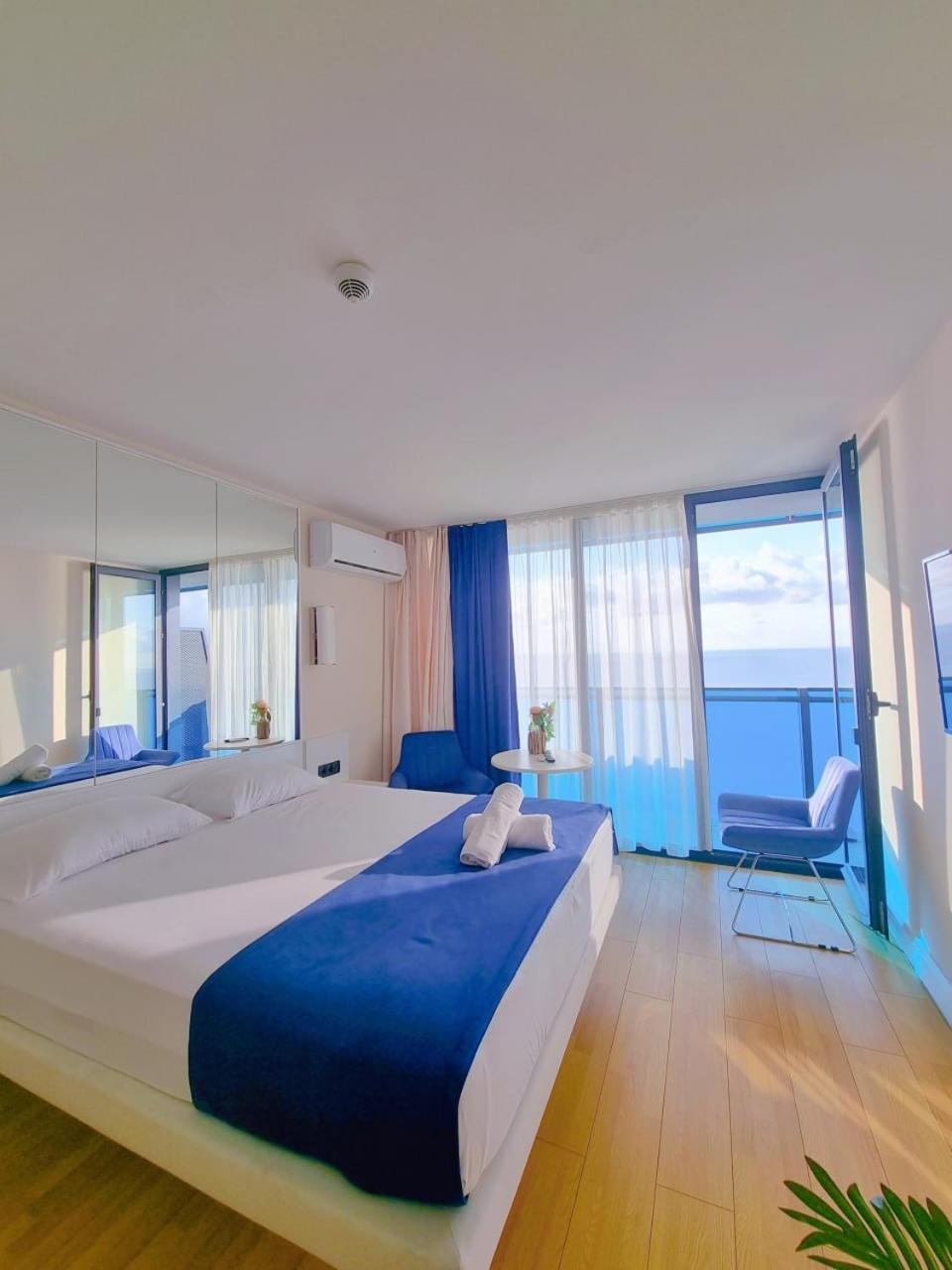 Orbi City Aparthotel Batumi Esterno foto