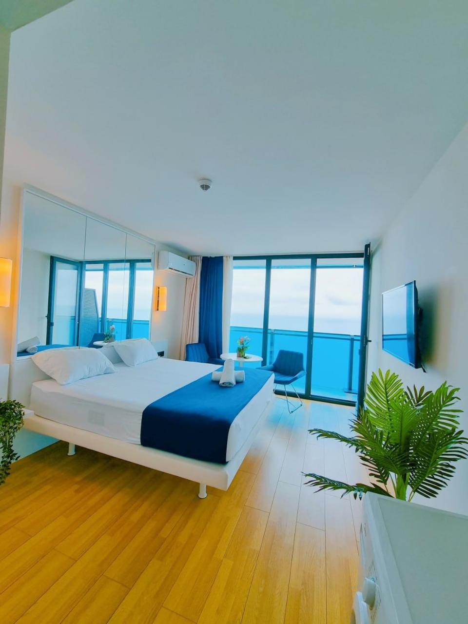 Orbi City Aparthotel Batumi Esterno foto
