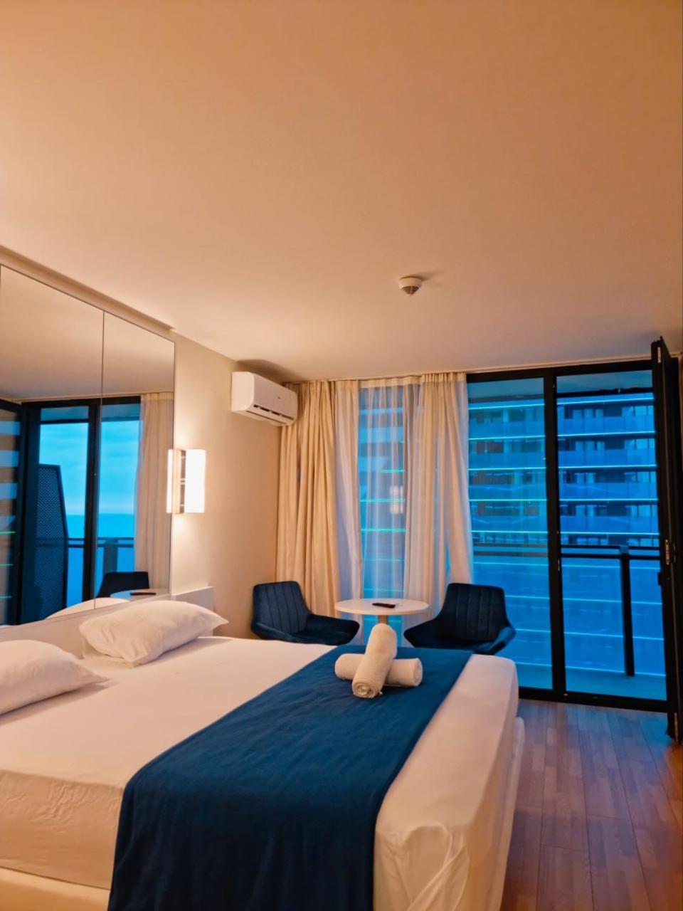 Orbi City Aparthotel Batumi Esterno foto